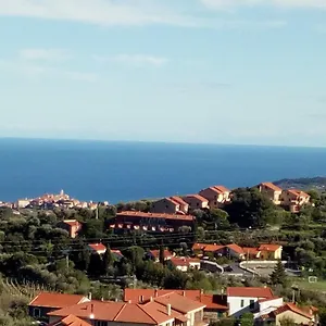 casa-di-bianca-borganzo.hotelitalianriviera.com/